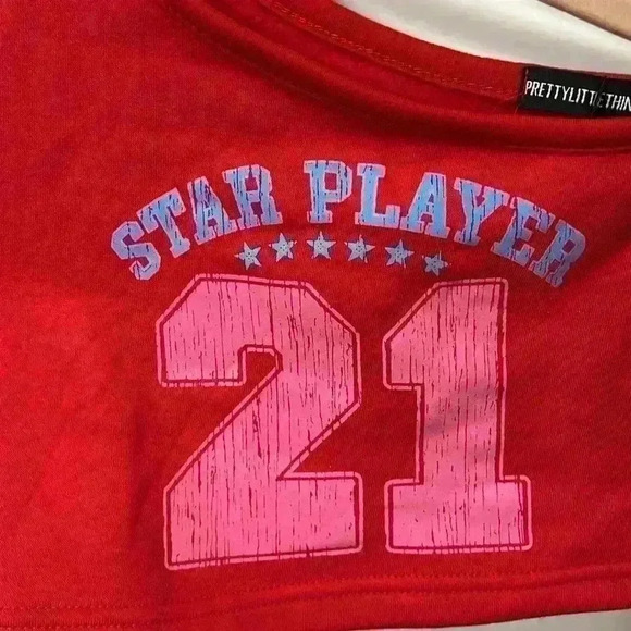 Pretty Little Thing Shape Red One Shoulder Star Player Crop Top Size Medium NWT - Picture 4 of 10